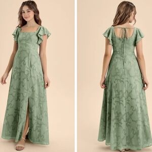 Chic Sage Green Maxi Dress